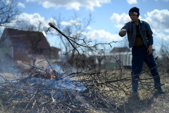 The Ministry of Emergency Situations proposed to lift the ban on making fires in the country - news, Ban, Dacha, Cancellation, Positive, Law, Bill, Bonfire, , Russia, Ministry of Emergency Situations, Office, An exception, Permission, Stirring up, Fire, Garbage, State Duma, Rules, Fire safety, Private property