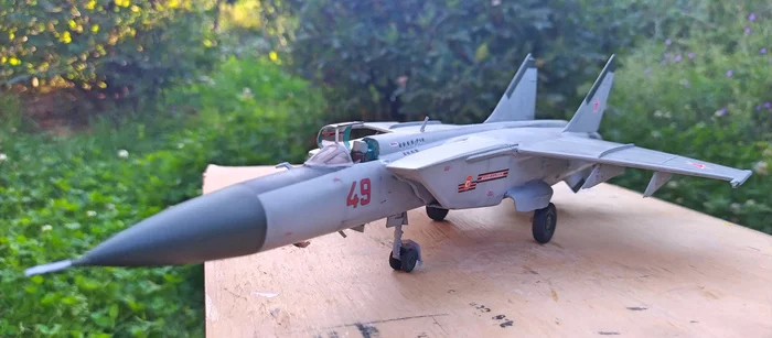 20 years later or return to modeling (MiG-25 from Zhengdefu late 90s) - My, Stand modeling, Modeling, Aircraft modeling, Prefabricated model, Aviation, Airplane, Story, the USSR, , Technics, Hobby, With your own hands, Needlework without process, Video, Longpost, Scale model