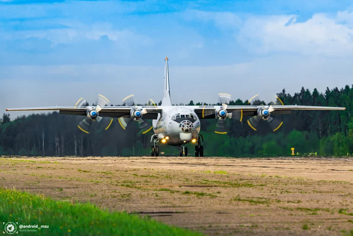 Тренировочные полёты Ан-12 - Моё, Ан-12, Самолет, Авиация, Армия, Вкс, Транспортная авиация, Длиннопост
