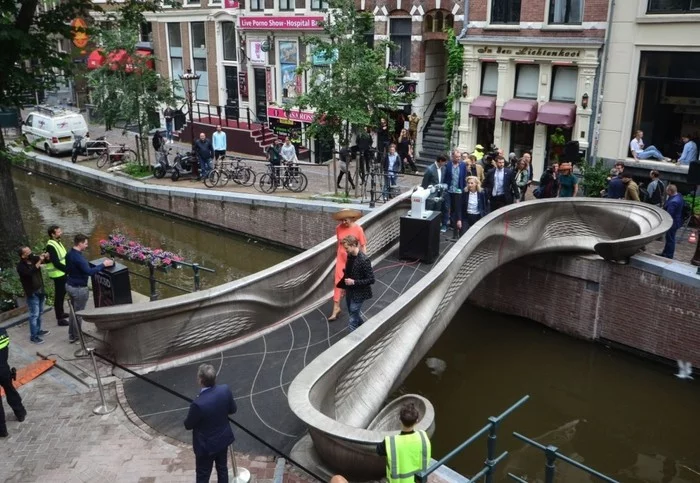 World's first 3D-printed steel pedestrian bridge opens in Amsterdam - 3D печать, Bridge, Amsterdam, Longpost