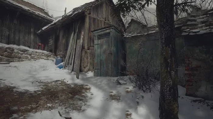 Resident Evel 8 village VS Novoshakhtinsk - Coincidence, Photo on sneaker, My, Resident Evil 8: Village