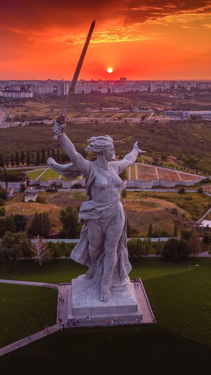 Motherland at sunset - My, Volgograd, Drone, Aerial photography, The photo, Sunset, Motherland