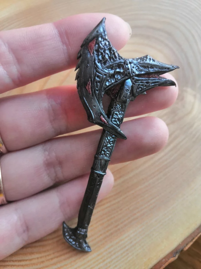 I sculpted a Daedric ax, but it turned out to be a bird - My, Polymer clay, The Elder Scrolls V: Skyrim, Axe, Weapon, Brooch