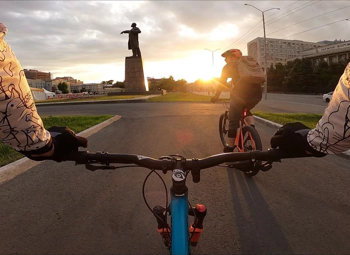 Evening Saratov - My, Saratov, Lenin, A bike, GoPRO, Sunset, Evening, Walk