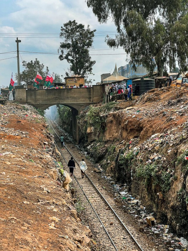 The largest African slums are located 5 km from the center of the capital of Kenya. Kibera - more than a million people live here - Africa, Poverty, Facebook, The photo, Longpost