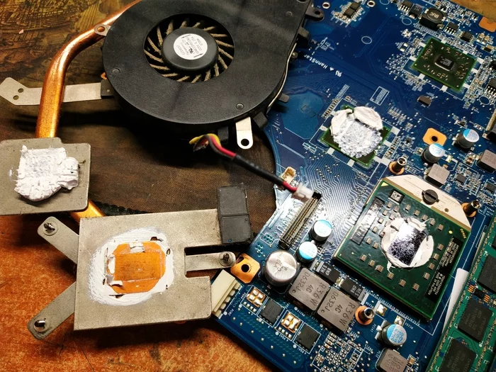 Brought my laptop in for repair today. - My, Thermal paste, Repair of equipment, Notebook, Generosity