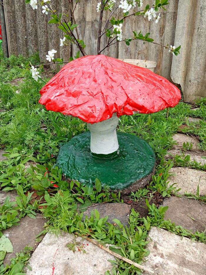 Грибочек из остатков бетона