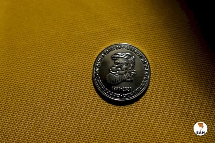 “This is not the Ural Republic”: the production of the legendary Ural francs resumed in Yekaterinburg - Negative, Yekaterinburg, Ural, Franc, Silver, Coin, Longpost