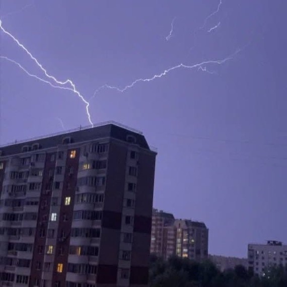 Вчера ночью в Москве гуляла гроза - Москва, Молния, Гроза, Плохая погода, Ночь, Дождь, Видео, Длиннопост