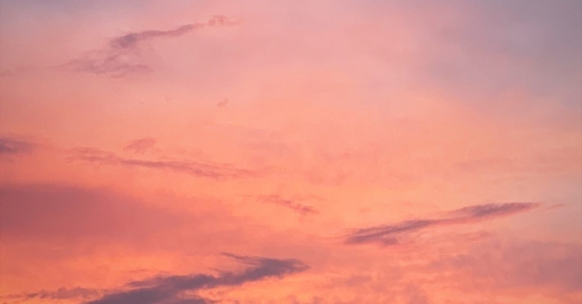 Багровый закат на Волге | Пикабу