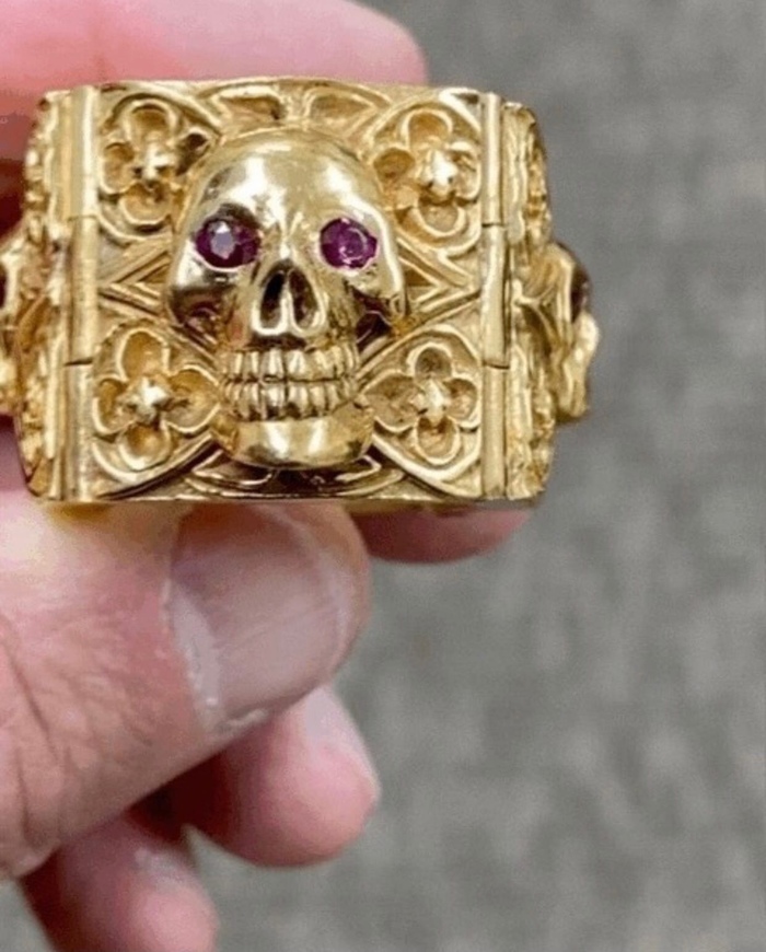 Сильвестер Сталлоне сообщил, что изготовил кольцо для съёмок «Неудержимых - 4»