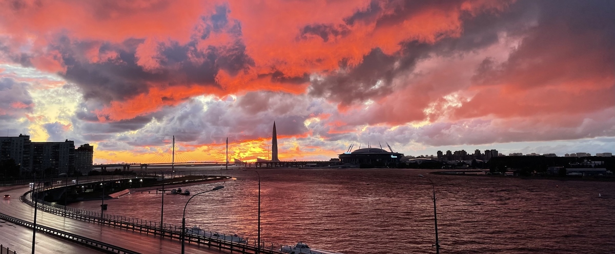 Petersburg sunsets - My, Mobile photography, Saint Petersburg, Sunset, Neva, The sun, Clouds, Lakhta Center, No filters