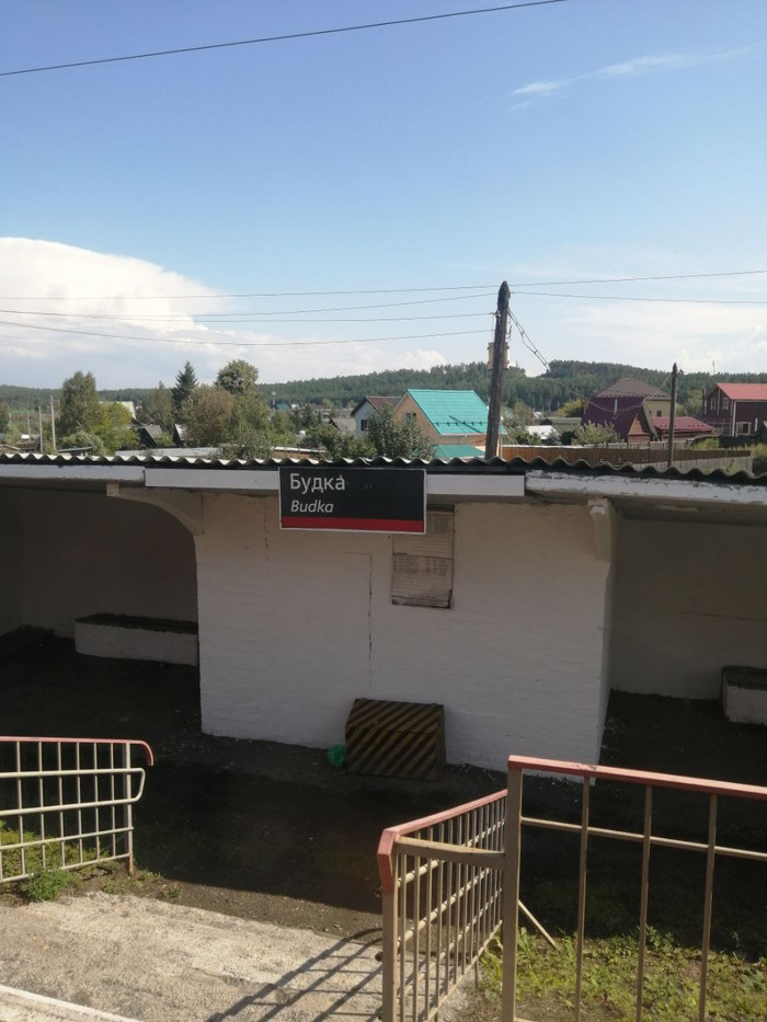 братья цыгановы уралмаш биография. 1627997367141263524. братья цыгановы уралмаш биография фото. братья цыгановы уралмаш биография-1627997367141263524. картинка братья цыгановы уралмаш биография. картинка 1627997367141263524. В конце 80-х годов правоохранительные органы Свердловска (после 1991 г. – Екатеринбург) зафиксировали деятельность неизвестной ранее преступной группы. "Генеалогия" ОПГ стала известна позже: ее костяк составили выходцы из Орджоникидзевского района, где был расположен завод "Уралмаш". Многих из них связывали учеба в школе, соседство или родственные узы, а объединяющей силой "уралмашевских" стали родные братья Григорий и Константин Цыгановы (их ОПГ впоследствии не раз сравнивали с сицилийскими мафиозными "семьями"). Появление новой криминальной структуры, быстро набирающей силу, вызвало резкую реакцию со стороны другой преступной группы. братья цыгановы уралмаш биография. 1627997367141263524. братья цыгановы уралмаш биография фото. братья цыгановы уралмаш биография-1627997367141263524. картинка братья цыгановы уралмаш биография. картинка 1627997367141263524. В конце 80-х годов правоохранительные органы Свердловска (после 1991 г. – Екатеринбург) зафиксировали деятельность неизвестной ранее преступной группы. "Генеалогия" ОПГ стала известна позже: ее костяк составили выходцы из Орджоникидзевского района, где был расположен завод "Уралмаш". Многих из них связывали учеба в школе, соседство или родственные узы, а объединяющей силой "уралмашевских" стали родные братья Григорий и Константин Цыгановы (их ОПГ впоследствии не раз сравнивали с сицилийскими мафиозными "семьями"). Появление новой криминальной структуры, быстро набирающей силу, вызвало резкую реакцию со стороны другой преступной группы.