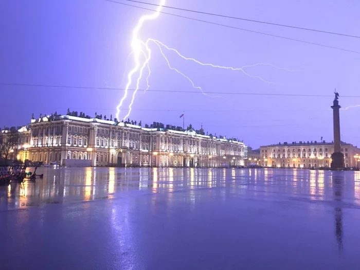 May thunderstorm in St. Petersburg - My, Saint Petersburg, Thunderstorm, Lightning, Palace Square