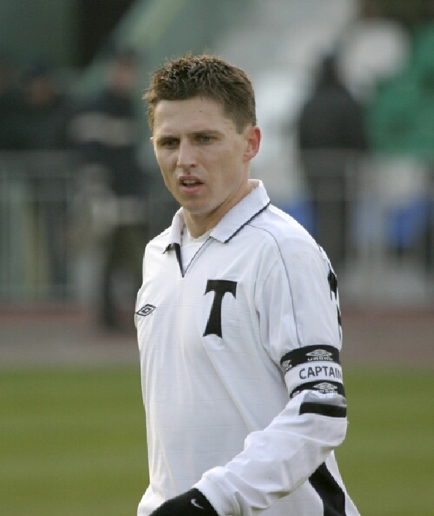 Джентельменский поступок на футбольном поле(видео)