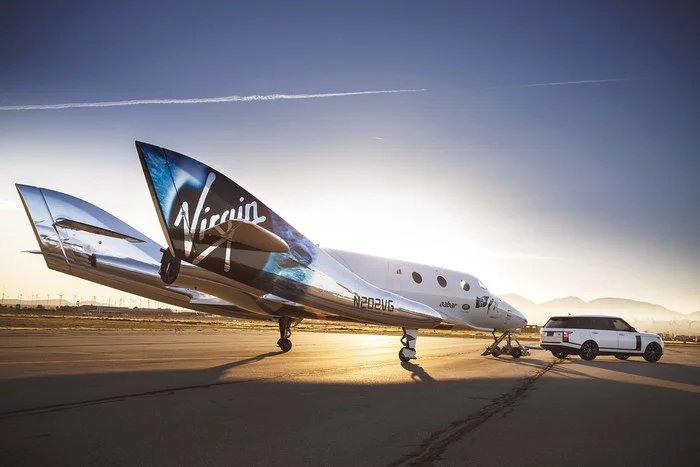 Virgin Galactic starts selling tickets for suborbital flights for $450,000 - My, Virgin galactic, Space, Richard Branson, Space tourism