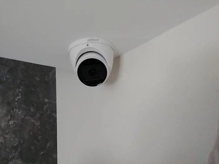 Is it possible to hang a video camera in the entrance of the house? - My, Video monitoring, Safety, Longpost