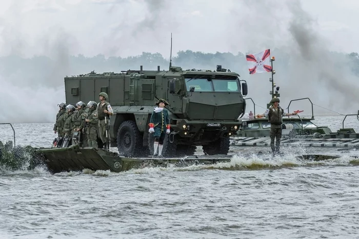 When the fleet did not pump in Tsiva - Saint Petersburg, Parade, Civilization, The photo, Armored vehicles