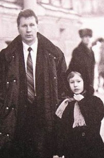 Little Ksyusha Sobchak with a family bodyguard - Politics, The photo, Ksenia sobchak, Victor Zolotov, Achieved