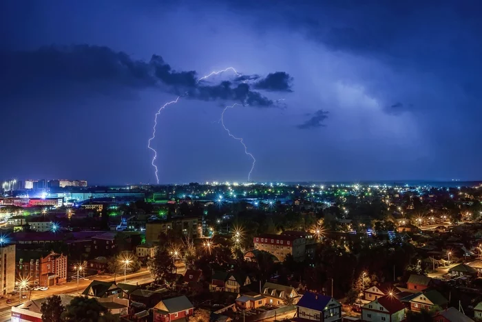 Lightning in Tomsk - My, Tomsk, Lightning, Nature, The photo, Thunderstorm, Storm Hunters League