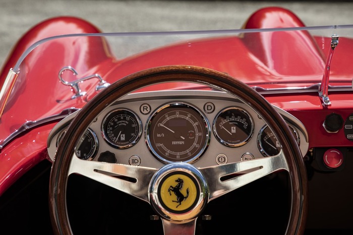   Ferrari     8   Ferrari,  , , 