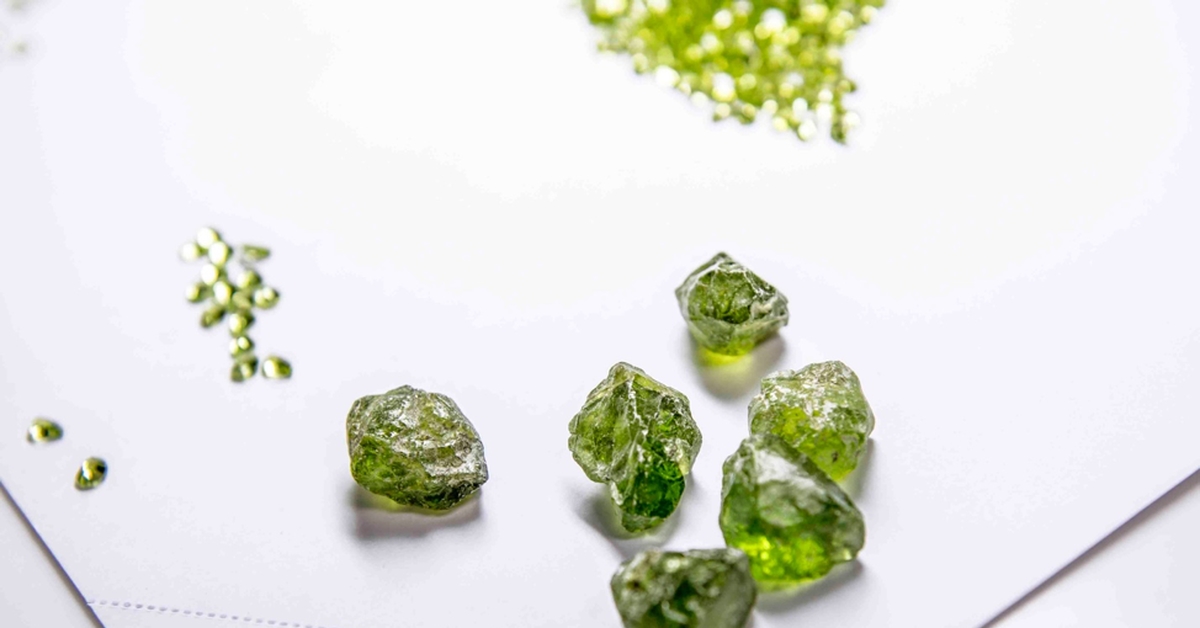 peridot enjoyment - My, Peridot, Gems, Jewelry, Jewelry, Pleasure, Jewelcrafting, Decoration, beauty, , The photo, Green, Necklace, Ring, Earrings, Longpost