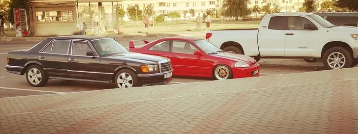 Three different styles, three different lives - My, Auto, The photo, Street photography, Mobile photography, Honda civic, W126, Toyota tundra