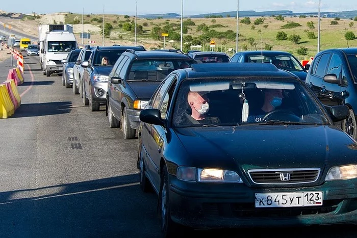 “The highway was occupied!”: Tourists cannot get out of the Krasnodar Territory due to many kilometers of traffic jams - Route M4, Traffic jams, Yandex Traffic, Краснодарский Край