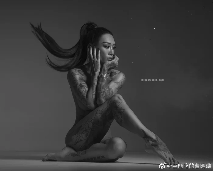 Hi Xiao Lu - NSFW, Strong girl, Fitonyashka, Sports girls, Asian, Fitness, Fitness Bikini, Girls, Girl with tattoo, , Black and white photo, Longpost