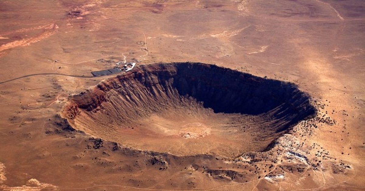 Самая 1 жизнь на земле. Кратер Вредефорт ЮАР. Ударный кратер Вредефорт. Садбери кратер. Кратер Вредефорт в Южной Африке.