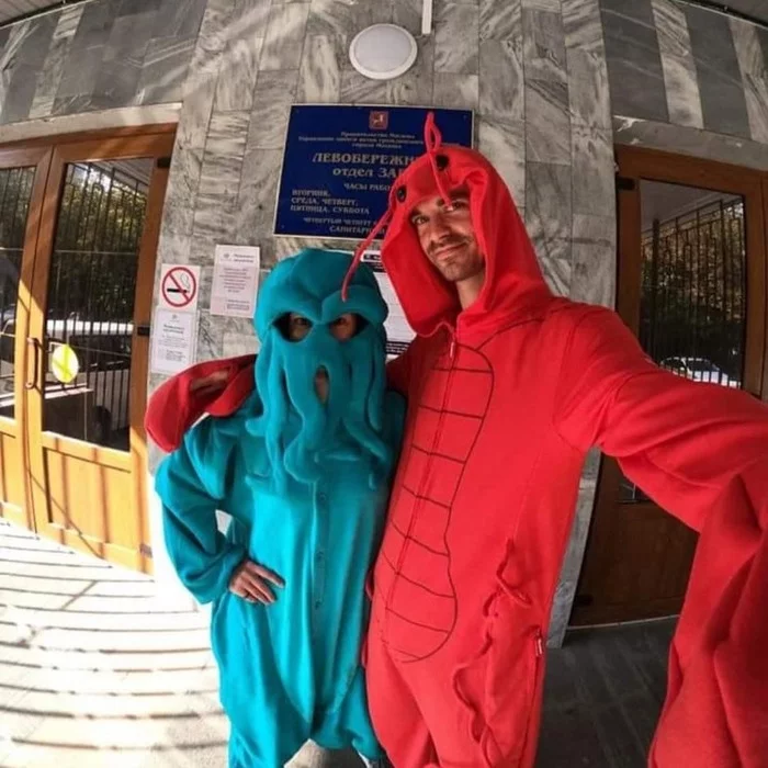 In one of the registry offices of Moscow, a couple was painted in costumes of marine animals - Moscow, Marriage registry, Painting, Beloved, Pair, Newlyweds