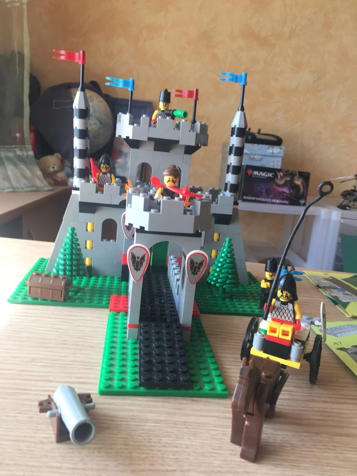 Нашли в коллекции и собрали старый замок из китайского аналога лего - Моё, LEGO, Castle Rock, Длиннопост