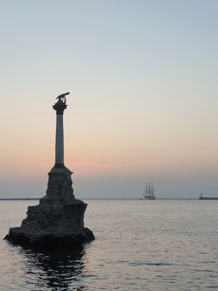 Evening Sevastopol - My, The photo, Sunset, Ship, Sevastopol, Monument