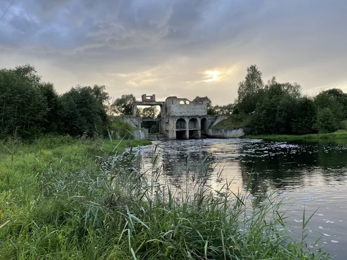 Старая ГЭС - Моё, ГЭС, Заброшенное, Мобильная фотография