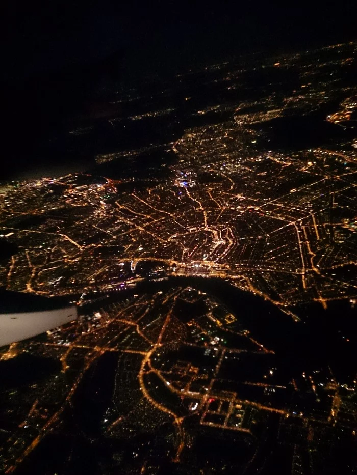prolain1's answer to Night Petersburg from the porthole - My, The photo, Night, View from the plane, Amsterdam, Reply to post