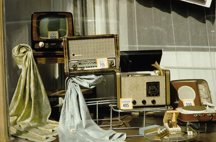 An interesting photo report from a radio store in 1959. Prices and assortment - Radio equipment, the USSR, Score, Prices, Range, Yandex Zen, Longpost