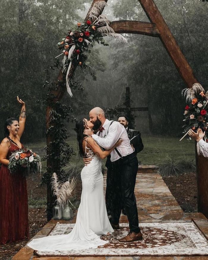 Don't care if it's raining... - Wedding, Rain, Imgur, Video, Longpost, Vertical video