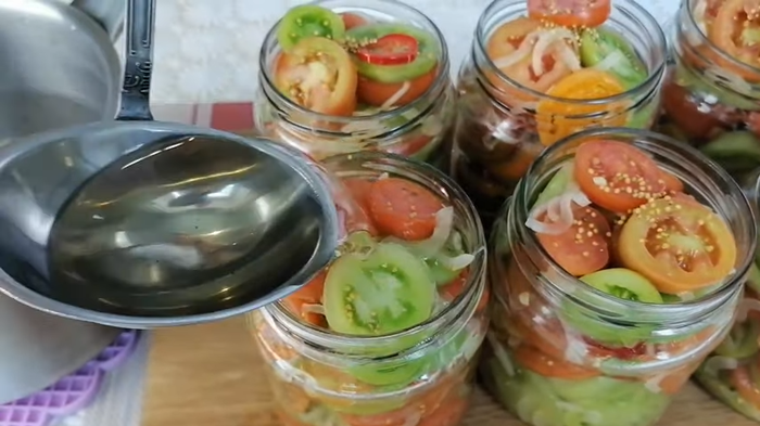 Как вкусно и просто приготовить зеленые помидоры на зиму? Зеленые помидоры вкуснее спелых Рецепт, Заготовки, Помидоры, Кулинария, Еда, Салат, Закуска, Другая кухня, Приготовление, Видео, Длиннопост