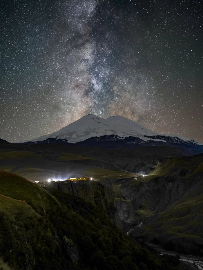 Elbrus on the background of the Milky Way - My, Elbrus, Stars, Sky, Starry sky, Milky Way