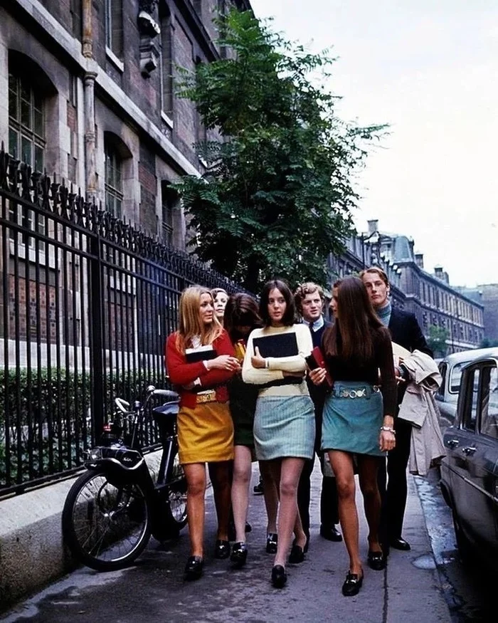 Students. Paris, 1967 - Students, Paris, France, French people, Mini, Retro, The photo, Old photo