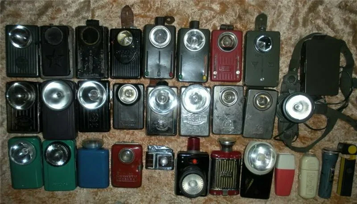 Как свистом выключить уличное освещение. Хитрость мальчишек СССР Детство, Деревня, Фонарь, Розыгрыш, Юмор, СССР, Яндекс Дзен, Длиннопост Как свистом выключить уличное освещение. Хитрость мальчишек СССР Детство, Деревня, Фонарь, Розыгрыш, Юмор, СССР, Яндекс Дзен, Длиннопост