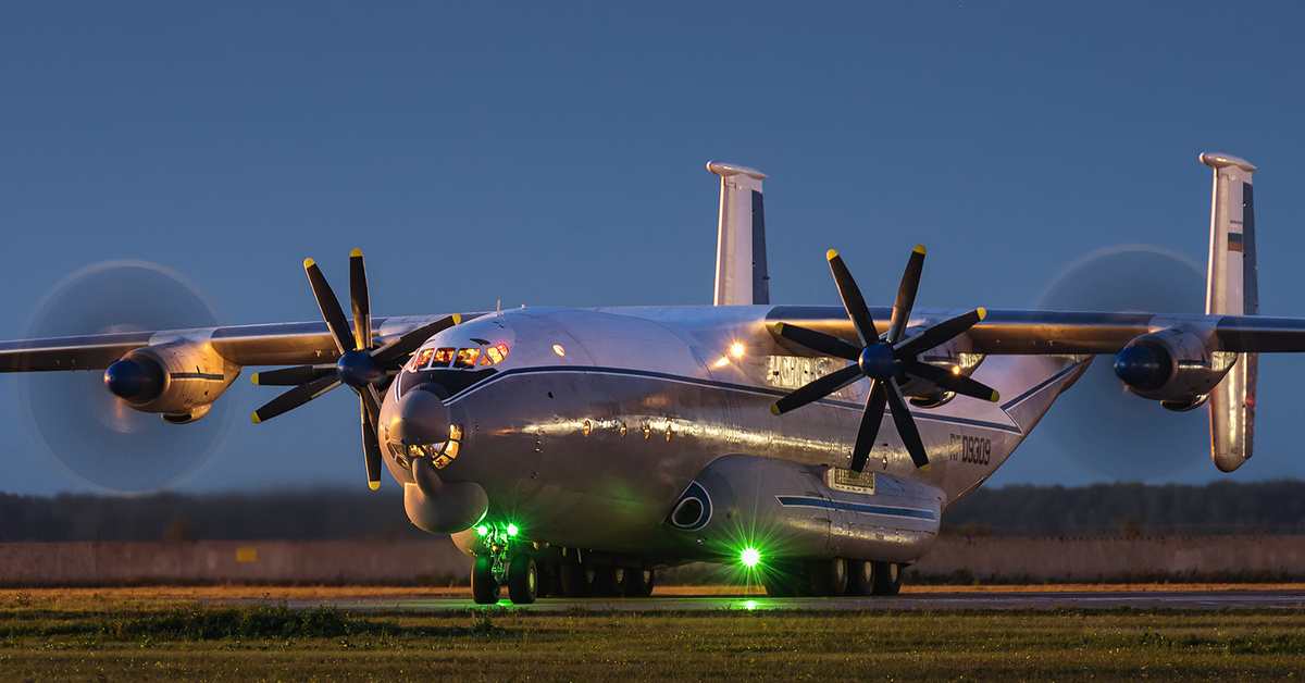 Ан 22 военно транспортный самолет. АН-22 Антей. АН-22 RF-09309. АН-22 транспортный самолёт. Антей самолет.