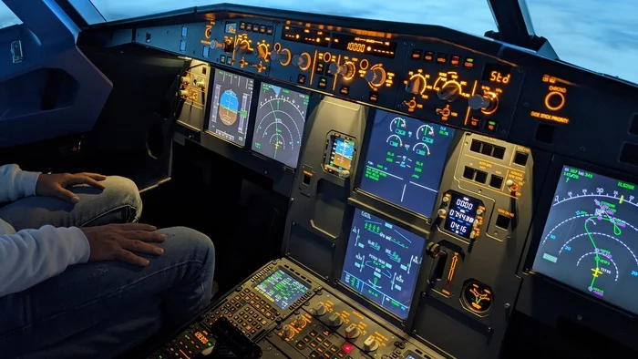 Simulator Airbus A320 in St. Petersburg, a couple of shots - My, Flight Simulator, Airbus A320, Saint Petersburg, Aviation, Airbus, Video