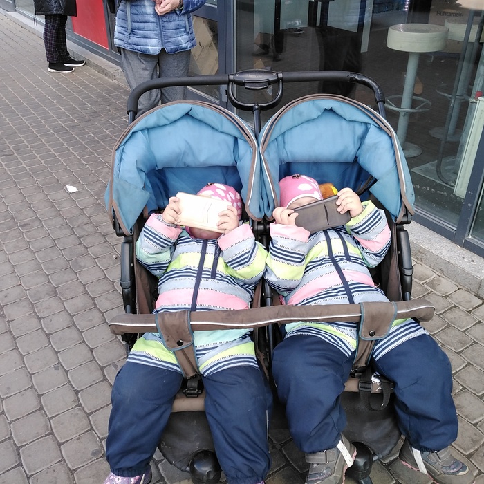 1631913958177484881 как бабушку научить пользоваться телефоном