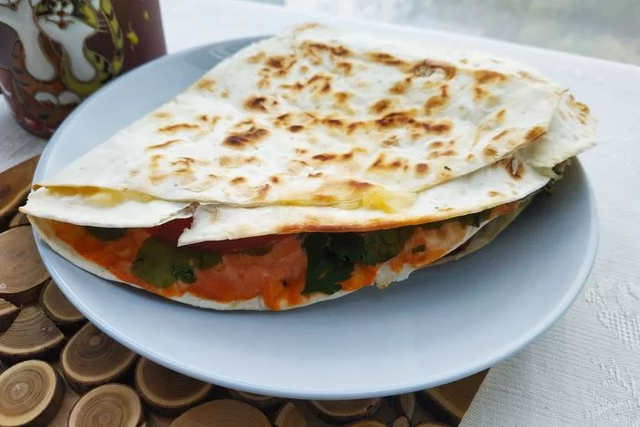 Tortilla with meat, tomato and cheese for breakfast - My, Tortilla, Preparation, Nutrition, Food, Cooking, Recipe, Breakfast, Hastily, Longpost