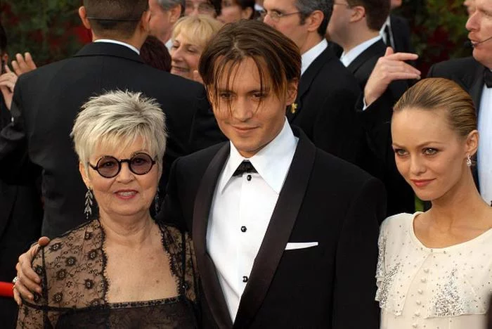 New details of Johnny Depp's difficult childhood: You just could have had an ashtray in your head - Johnny Depp, Actors and actresses, Celebrities, Amber Heard, Documentary, Mum, Interview, From the network, Longpost, , Vanessa Paradis