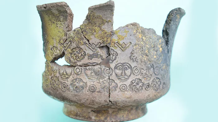 Bowl with the image of a fantastic beast found at the excavations in the Kremlin - Archeology, Story, Interesting, Kremlin, Moscow, Russia, Capital
