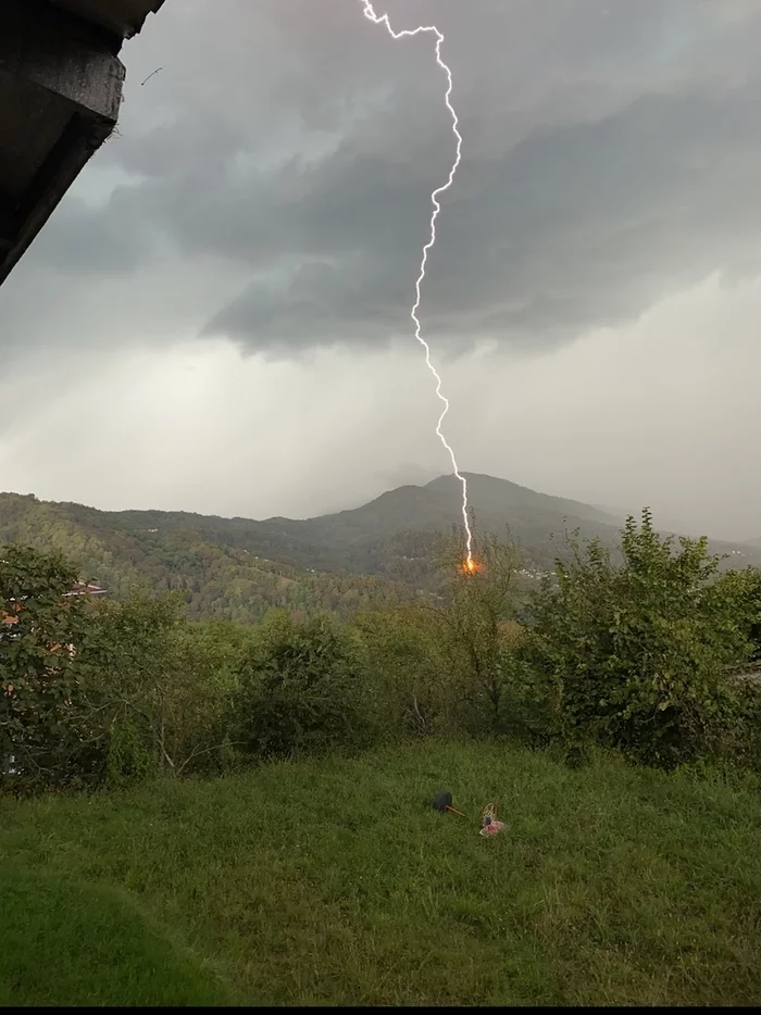 Aliens are landing - Lightning, Thunderstorm, The photo, Sochi, Matsesta, Element, Beautiful, Longpost