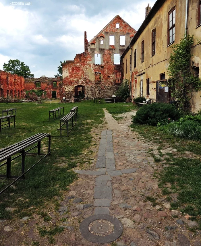 Courtyard of the castle Insterburg in Chernyakhovsk - My, The photo, Chernyakhovsk, Lock, Kaliningrad, Kaliningrad region, Locks, Courtyard, Ruin