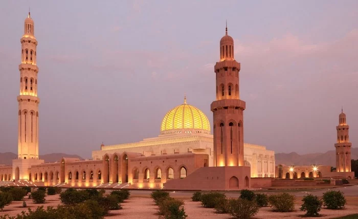 Sultan Qaboos Mosque in Muscat, Oman - Oman, Islam, Mosque, Architecture, Longpost